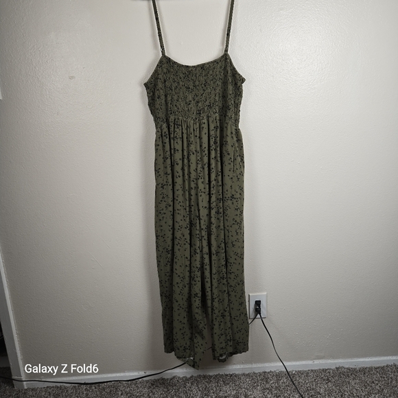 GAP Jumpsuit XXL Green Floral Smocked Wide Leg Rayon Pockets Casual Summer‎ - Picture 2 of 9